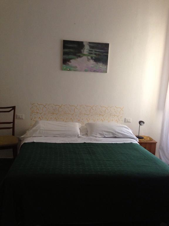 Hostel Veronique Florencia Habitación foto